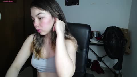 Snapshot of venelope1 chatting on 01/07/25, 04:50 Venelope 3 online show from 01/07/25, 04:50