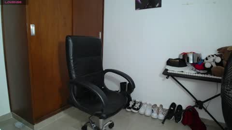 Snapshot of venelope1 chatting on 01/14/25, 03:22 Venelope 3 online show from 01/14/25, 03:22