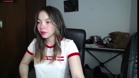 Snapshot of venelope1 chatting on 01/22/25, 04:34 Venelope 3 online show from 01/22/25, 04:34