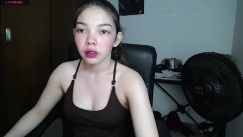 Snapshot of venelope1 chatting on 01/25/25, 11:43 Venelope 3 online show from 01/25/25, 11:43