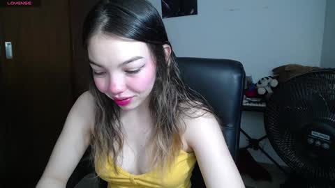 Snapshot of venelope1 chatting on 02/01/25, 01:02 Venelope 3 online show from 02/01/25, 01:02