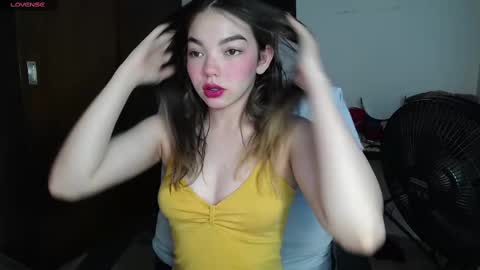 Snapshot of venelope1 chatting on 02/16/25, 10:43 Venelope 3 online show from 02/16/25, 10:43