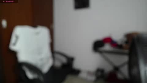 Snapshot of venelope1 chatting on 02/22/25, 02:17 Venelope 3 online show from 02/22/25, 02:17