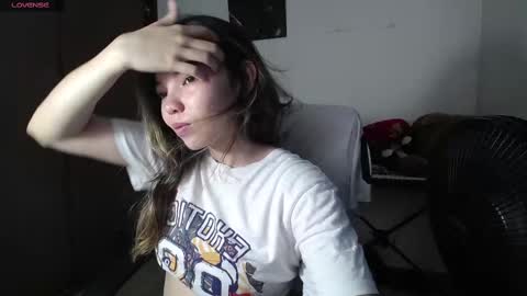 Snapshot of venelope1 chatting on 03/07/25, 10:54 Venelope 3 online show from 03/07/25, 10:54