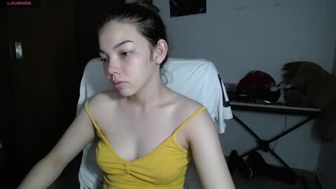 Snapshot of venelope1 chatting on 03/11/25, 02:10 Venelope 3 online show from 03/11/25, 02:10