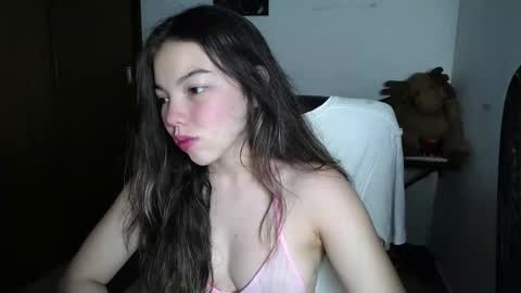 Snapshot of venelope1 chatting on 11/15/25, 03:26 Venelope 3 online show from 11/15/25, 03:26