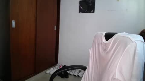 Snapshot of venelope1 chatting on 11/20/25, 07:57 Venelope 3 online show from 11/20/25, 07:57