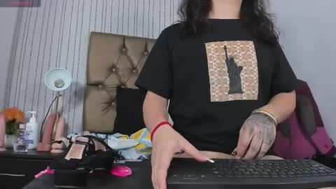 veneno hot online show from 02/15/25, 12:33