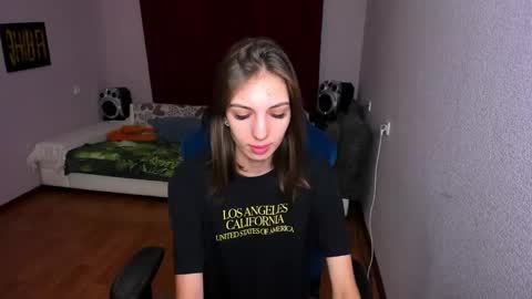 veneradi615 online show from 02/20/25, 04:25