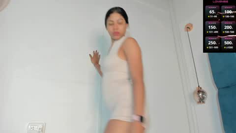 Snapshot of venezolana_caro chatting on 04/23/26, 12:04 venezolana_caro online show from 04/23/26, 12:04