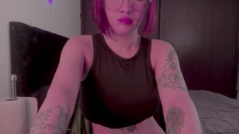 Lanna   online show from 11/12/25, 11:54