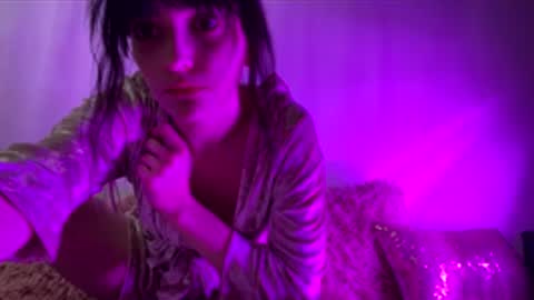 venom_goddess online show from 11/27/25, 09:50