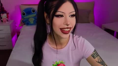 Vivian online show from 09/22/25, 03:41