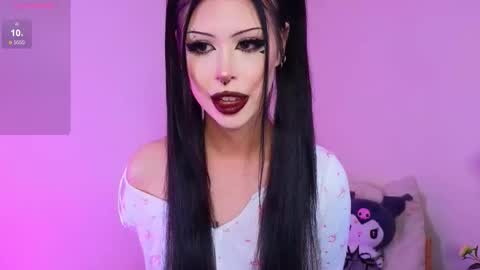 Vivian online show from 09/27/25, 03:33