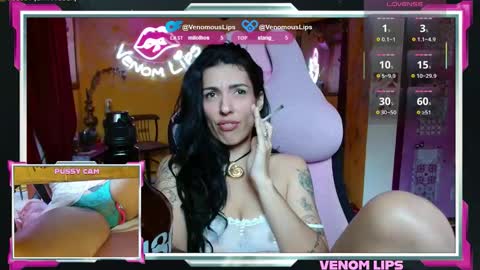 Snapshot of venomouslips chatting on 10/22/25, 01:44 VenomLips online show from 10/22/25, 01:44