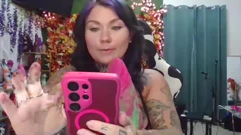 Snapshot of ventressinkbaby chatting on 10/10/25, 01:48 VentressInk online show from 10/10/25, 01:48