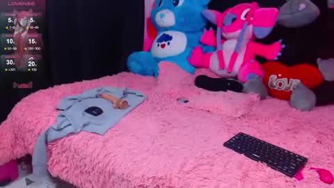 Snapshot of venus_26_ chatting on 02/12/25, 11:51 eva online show from 02/12/25, 11:51