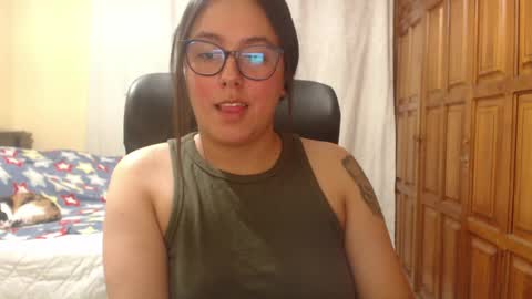 Snapshot of venus_cat_ chatting on 05/30/26, 02:08 Venus online show from 05/30/26, 02:08