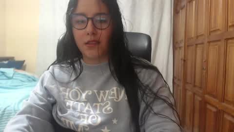 Snapshot of venus_cat_ chatting on 06/07/26, 04:05 Venus online show from 06/07/26, 04:05