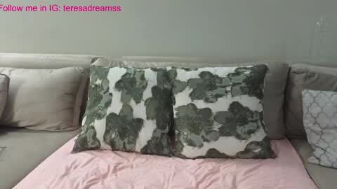 Snapshot of venus_oats chatting on 10/17/25, 03:10 Teresa online show from 10/17/25, 03:10