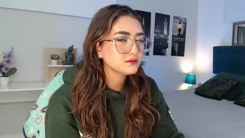 Mia online show from 10/14/25, 12:28