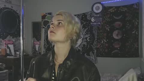 Miss Venus online show from 10/30/25, 01:12