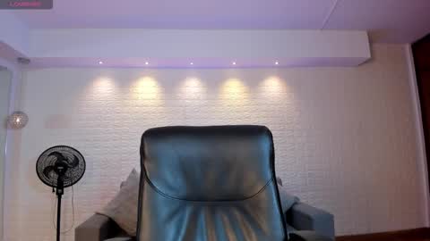 Venus Cooper Everyday From 1400 to 2200 Col Time online show from 11/23/25, 12:38