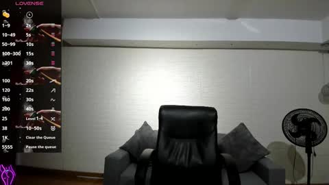 Snapshot of venuscooper_ chatting on 03/04/26, 10:54 Venus Cooper Everyday From 1400 to 2200 Col Time online show from 03/04/26, 10:54