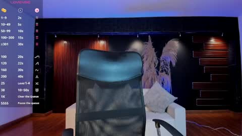 Snapshot of venuscooper_ chatting on 04/16/26, 09:39 Venus Cooper Everyday From 1400 to 2200 Col Time online show from 04/16/26, 09:39