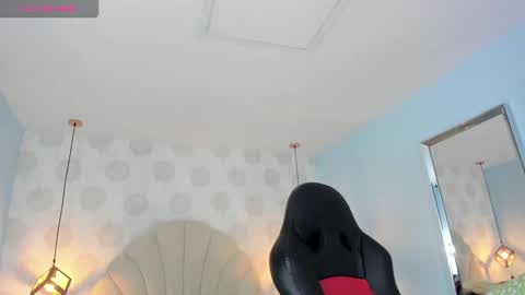 Snapshot of venusgreys1 chatting on 03/24/26, 12:43 VENUS online show from 03/24/26, 12:43