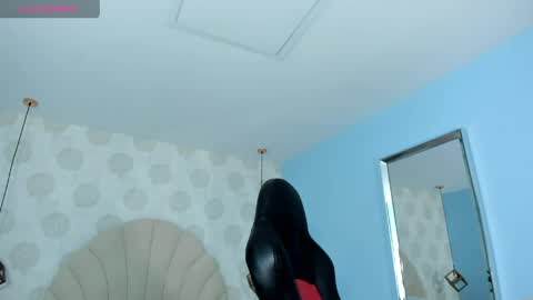 Snapshot of venusgreys1 chatting on 05/19/26, 12:11 VENUS online show from 05/19/26, 12:11