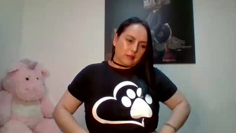Snapshot of venusina07 chatting on 05/15/26, 05:14 VENUSINA07 online show from 05/15/26, 05:14