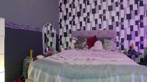 venusinylons online show from 12/22/25, 01:52