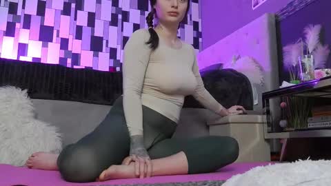 Snapshot of venusinylons chatting on 03/29/26, 03:34 venusinylons online show from 03/29/26, 03:34