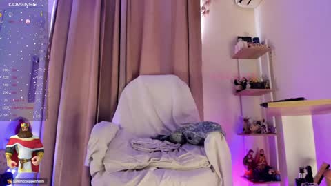 Snapshot of venuslusty chatting on 02/04/25, 08:17 Venus online show from 02/04/25, 08:17