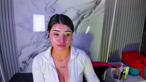 Snapshot of venusowen_ chatting on 05/12/26, 01:52 Venusowen online show from 05/12/26, 01:52