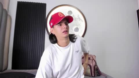 venuss09 online show from 10/16/25, 08:43