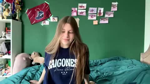 Mila online show from 06/09/26, 10:49