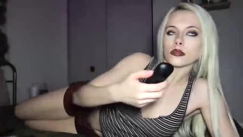 Snapshot of venustheflytrap chatting on 03/23/26, 01:09 venustheflytrap online show from 03/23/26, 01:09