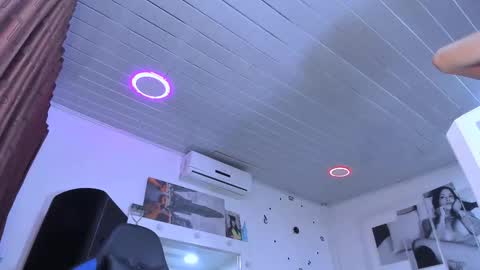 Snapshot of venuzconor chatting on 02/23/25, 07:55 ---Venuz--- online show from 02/23/25, 07:55