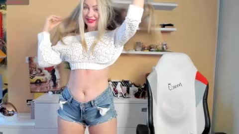 Violetta  online show from 03/12/25, 06:29