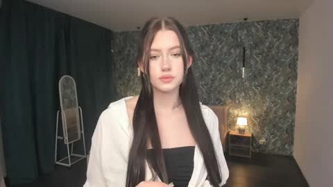 Snapshot of veolasil chatting on 04/20/26, 07:37 Veola online show from 04/20/26, 07:37