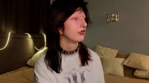 Erica online show from 12/01/25, 08:14