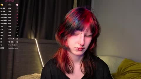 Snapshot of veolatownson chatting on 12/19/25, 08:16 Erica online show from 12/19/25, 08:16