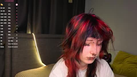 Snapshot of veolatownson chatting on 12/21/25, 08:16 Erica online show from 12/21/25, 08:16