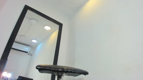 Snapshot of vera_candella chatting on 06/17/26, 12:40 vera online show from 06/17/26, 12:40
