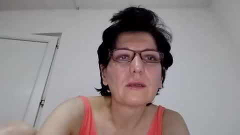 Vera online show from 10/19/25, 04:51