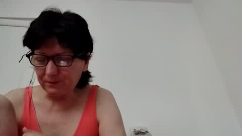 Snapshot of vera_elle chatting on 05/26/26, 02:02 Vera online show from 05/26/26, 02:02