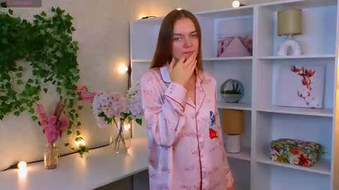 Olivia online show from 09/22/25, 01:40