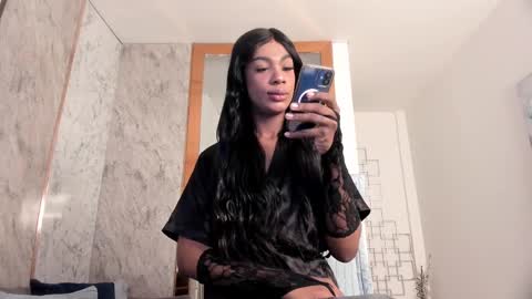 veronica online show from 03/11/25, 12:39